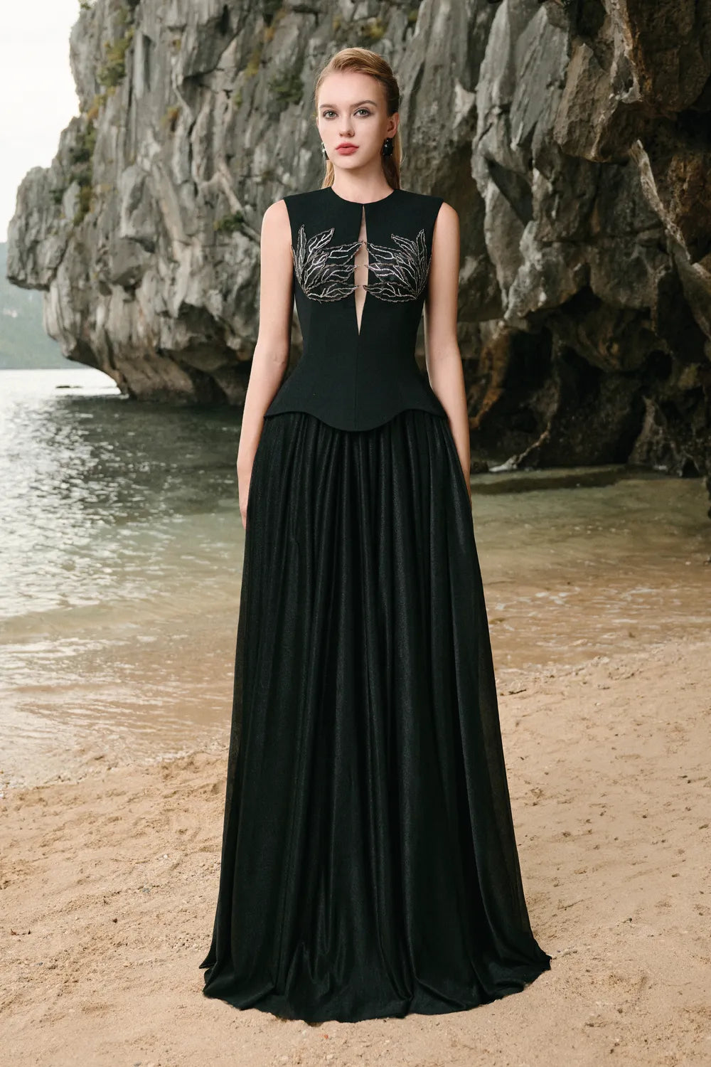 Tear-Drop Cutout Sleeveless Top And Gathered A-Line Skirt Set